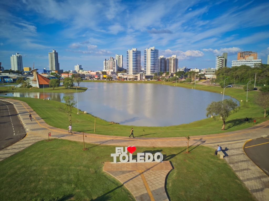 Vista Aérea do Lago Municipal de Toledo PR - Eu Amo Toledo